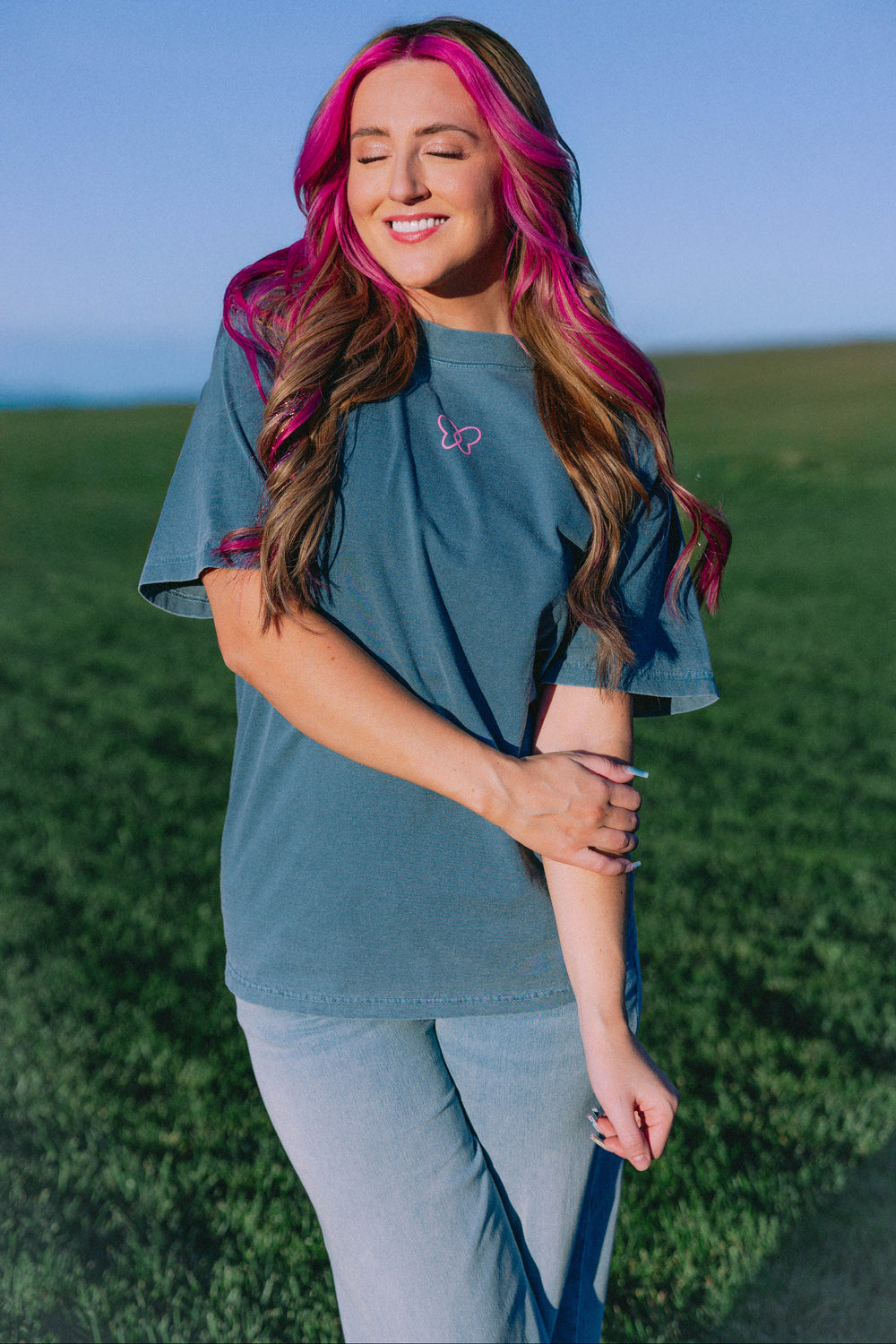 Hope wearing all goes right tee, front